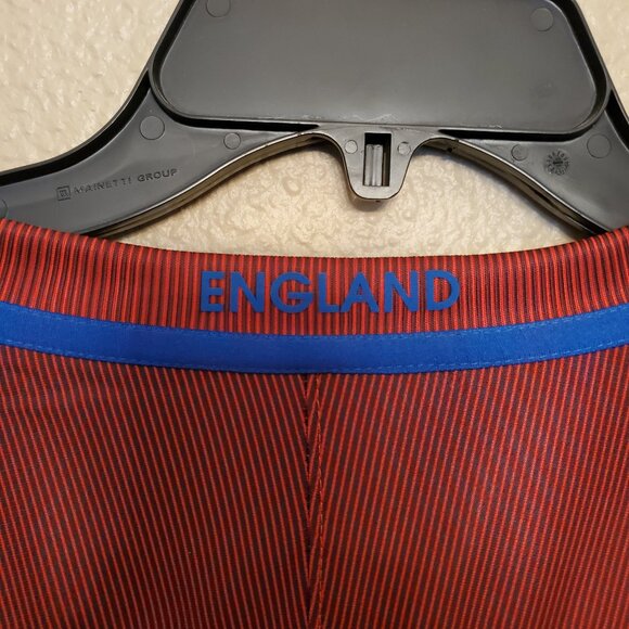 Nike Dri Fit XL 2016 England Soccer Jersey - Picture 6 of 12